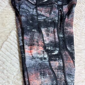 Lululemon Time To Sweat Crop size 4 excellent condition